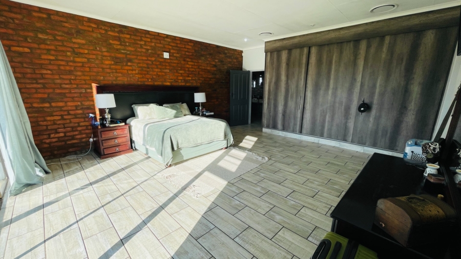 4 Bedroom Property for Sale in Grimbeeck Park North West